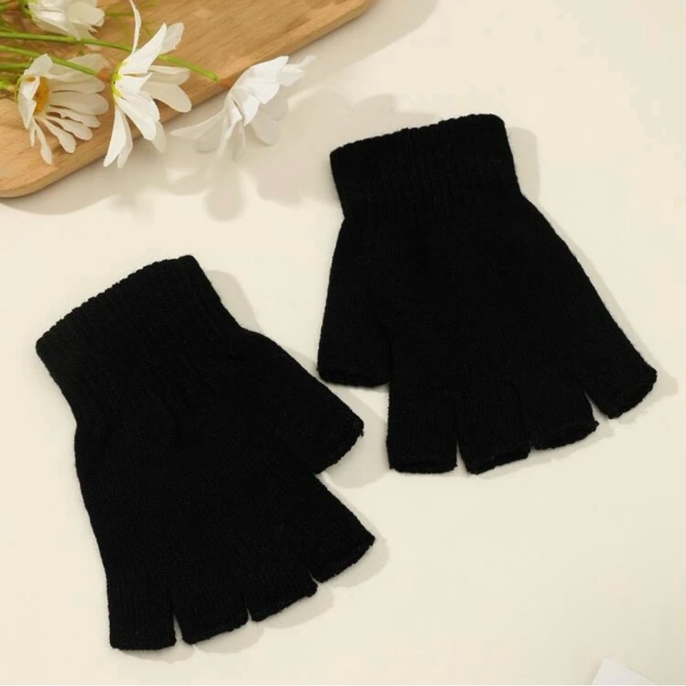 NWT Black Fingerless Gloves